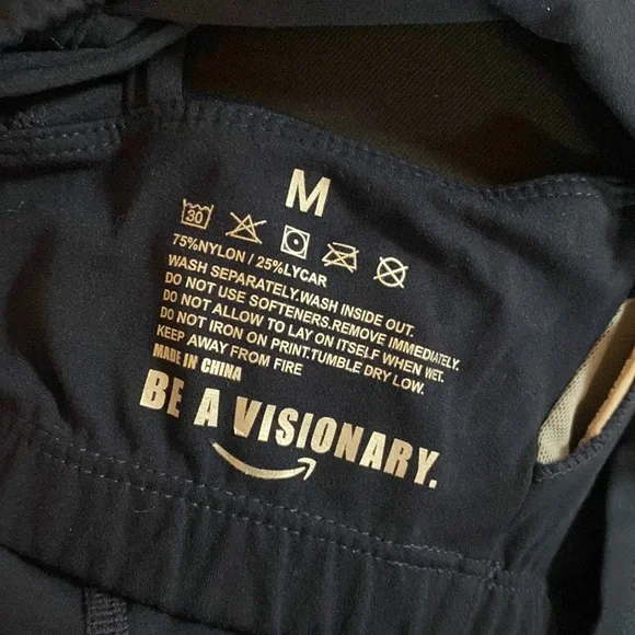 Sports Bra with Built in Rack - Picture 4 of 4